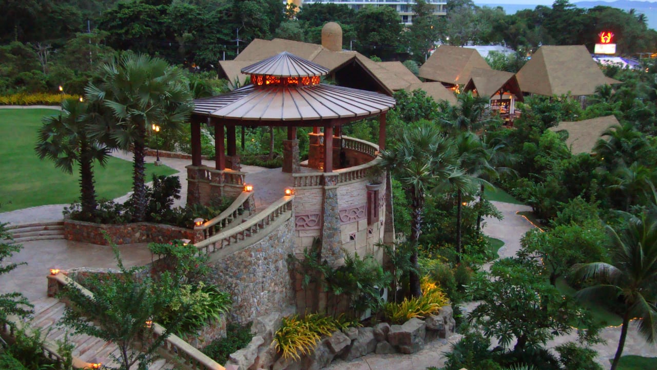 Место познания дзен Centara Grand Mirage Beach Resort Pattaya