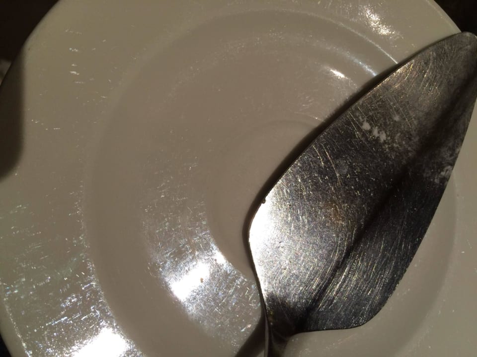 Uralt Geschirr wie bei Graf Dracula Hotel Tirolerhof