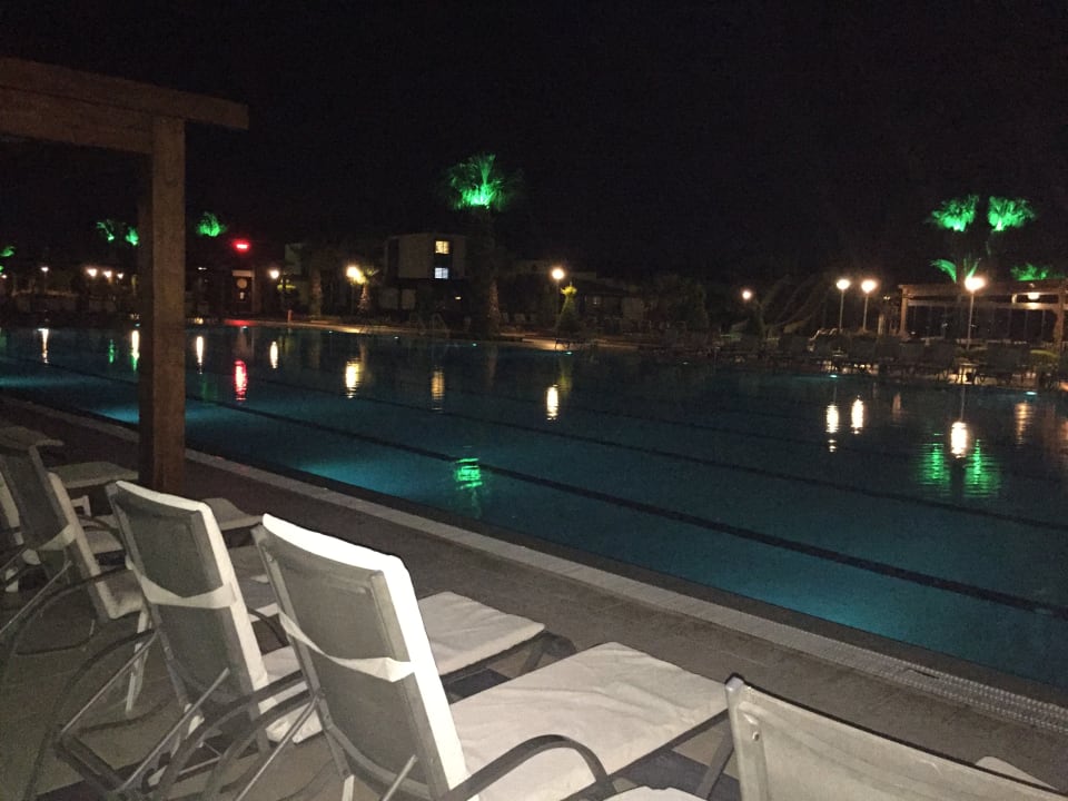 Pool Venosa Beach Resort & Spa