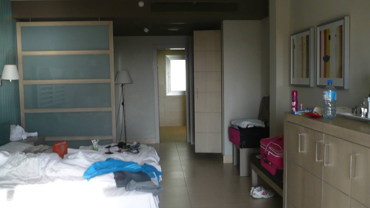 Zimmer richtung Bad HD Beach Resort