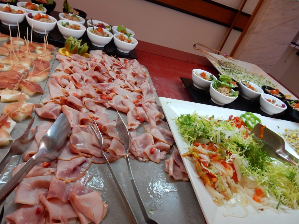 Buffet ( Ausschnitt ) Hotel & Spa S'Entrador Playa