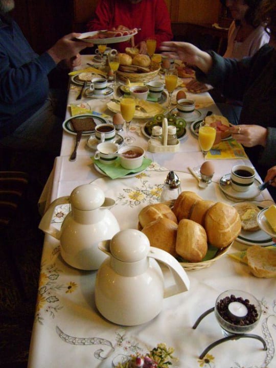 Frühstückstisch Hotel Neuer Krug