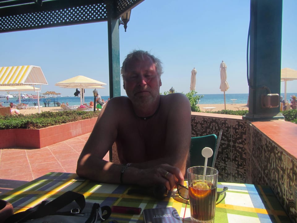Besuch bein Barkeeper Adel Menaville Safaga