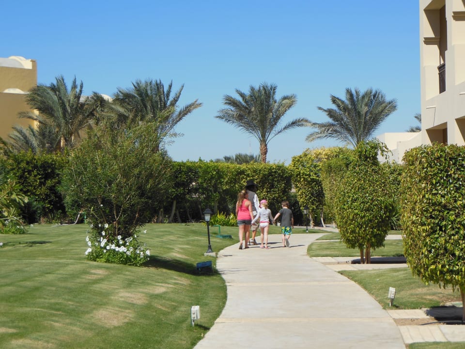 Zum Strand, durch Lamaya Jaz Dar EL Madina