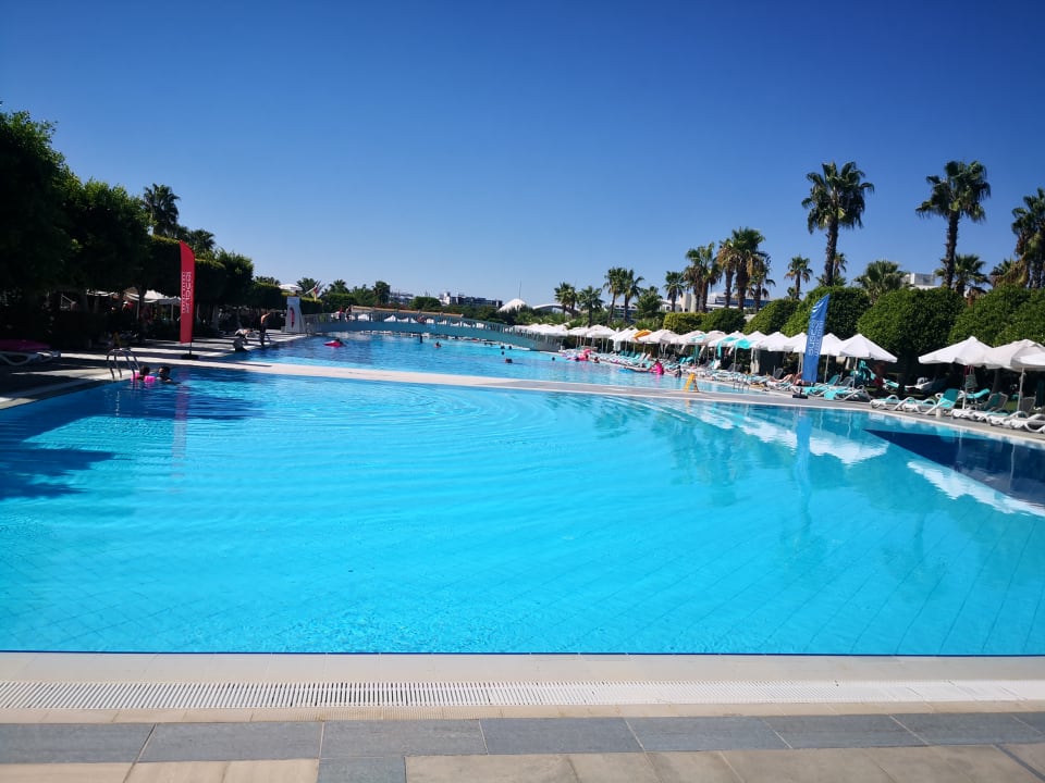 Pool Susesi Luxury Resort