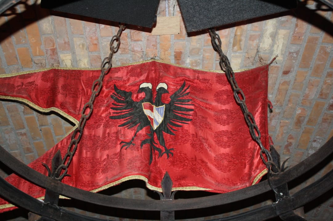 Im Kellergewölbe Ritteressen  Hotel Kapitany Wellness