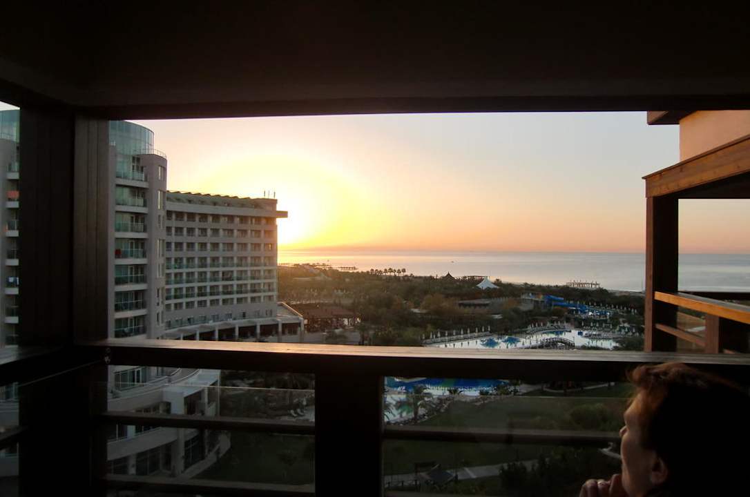 Sonnenuntergang vom Zimmer aus gesehen Limak Lara Deluxe Hotel & Resort