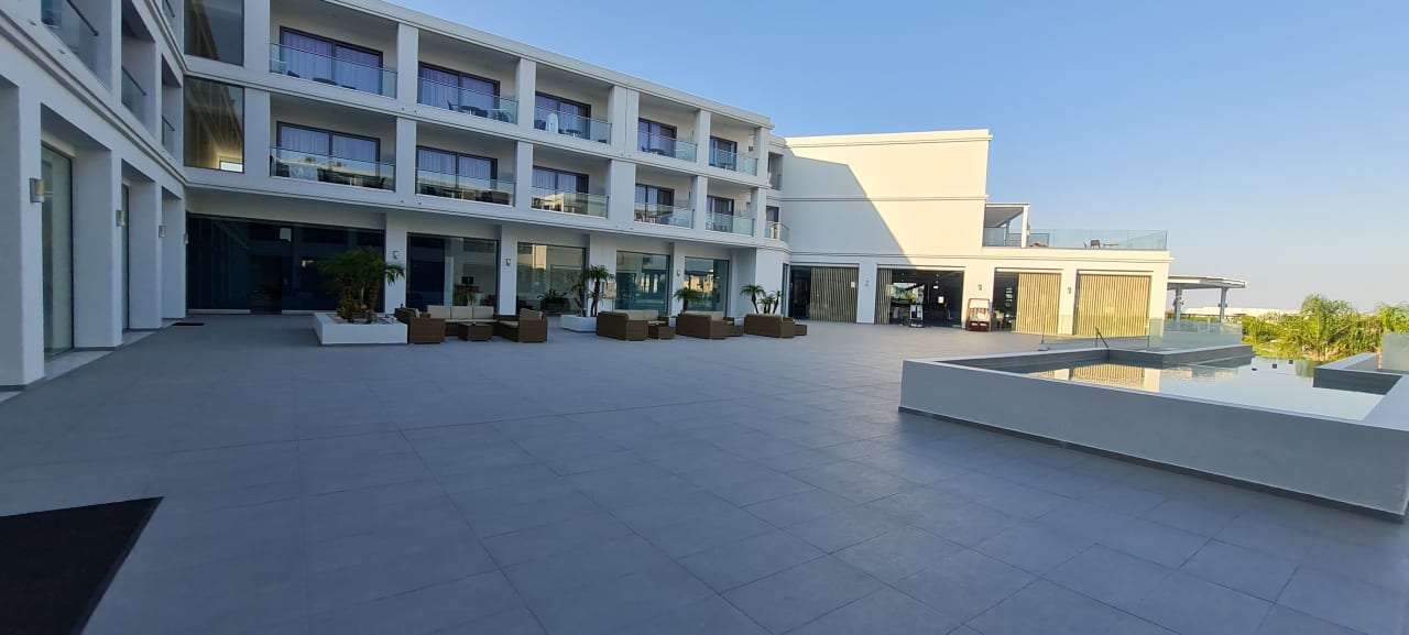 Außenansicht Asterias Beach Resort