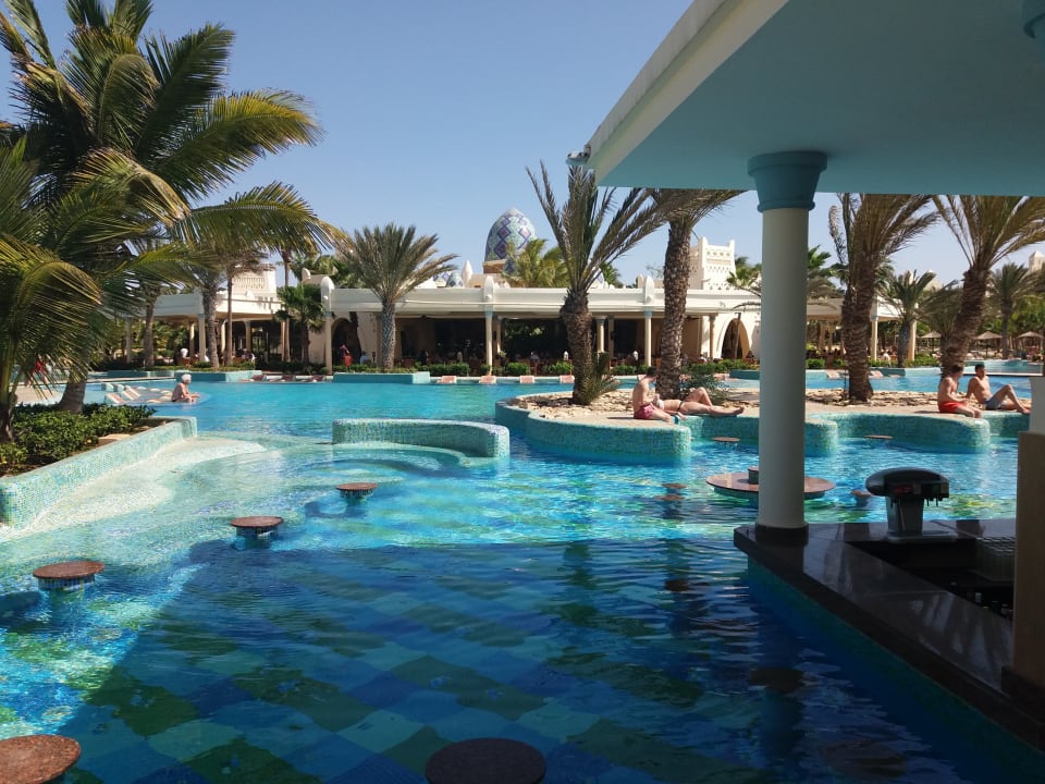 Pool Hotel Riu Karamboa