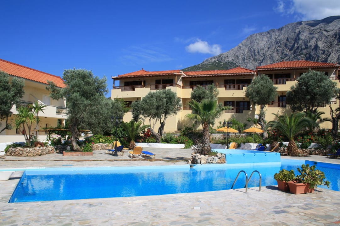 Hotelanlage mit Pool Hotel Limnionas Bay Village