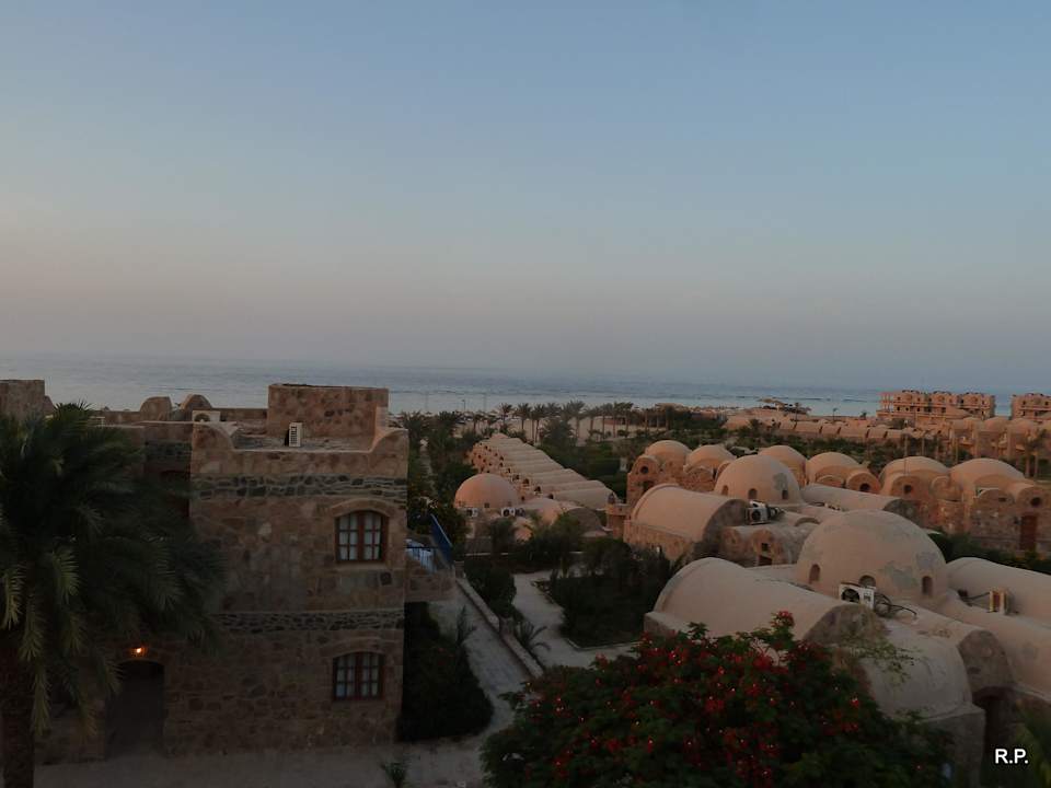 Am Abend Pensée Royal Garden Beach Resort
