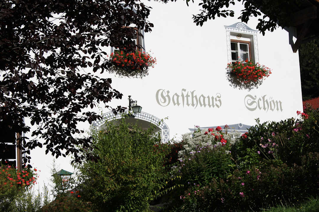Gasthaus Pension Schön im Sommer Gasthaus Pension Schön