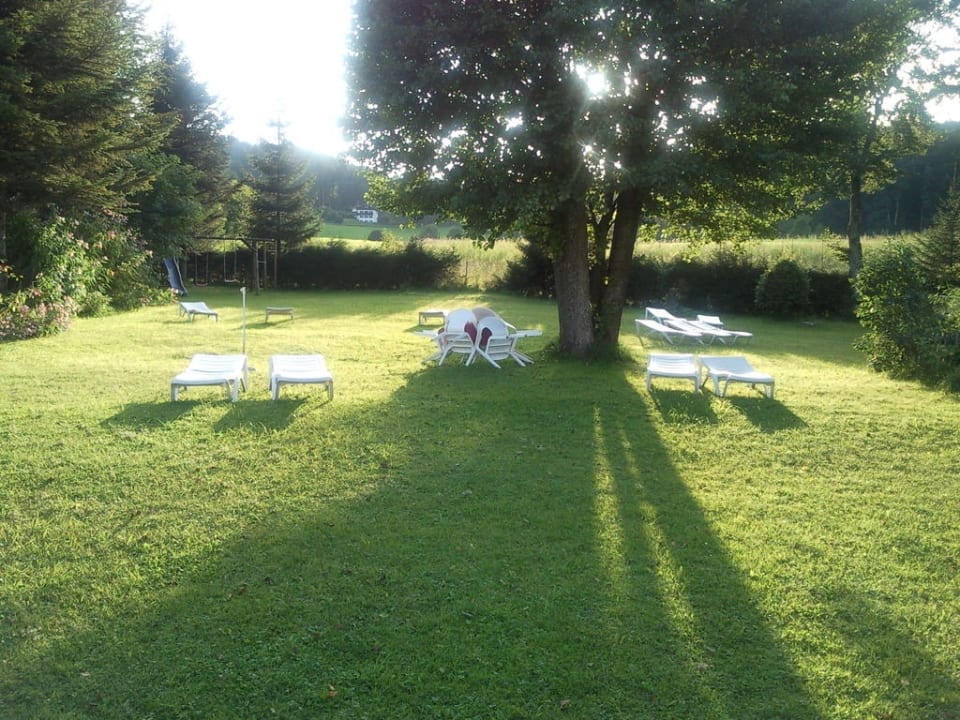 Liegewiese Alpenhotel & Ferienwohnungen Weiherbach