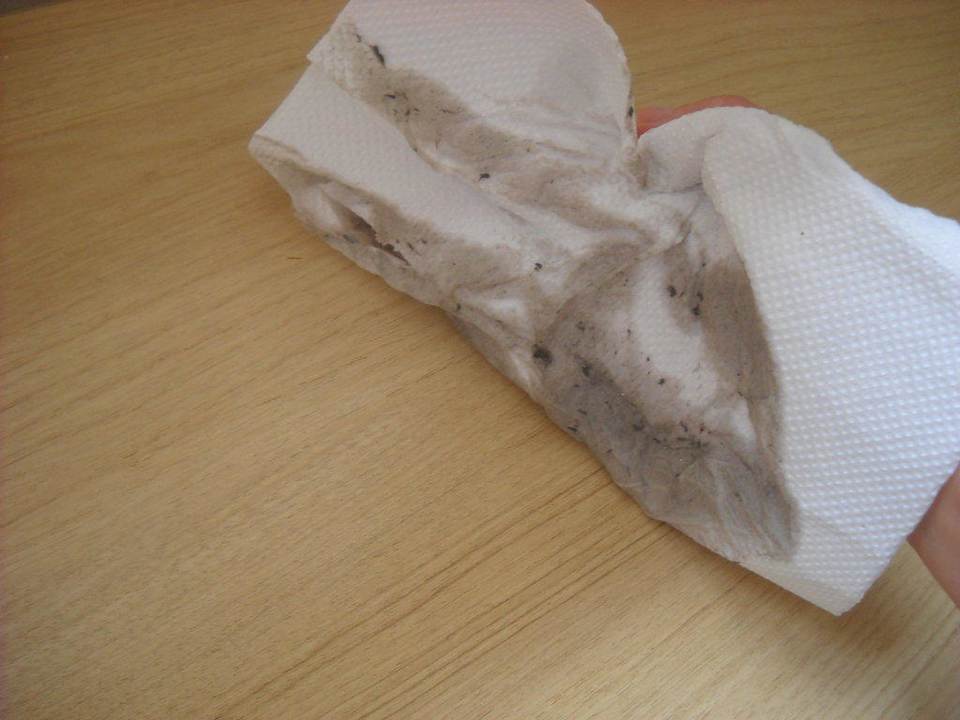 Abwischen eines Regals Mercure Hotel Sao Paulo Funchal