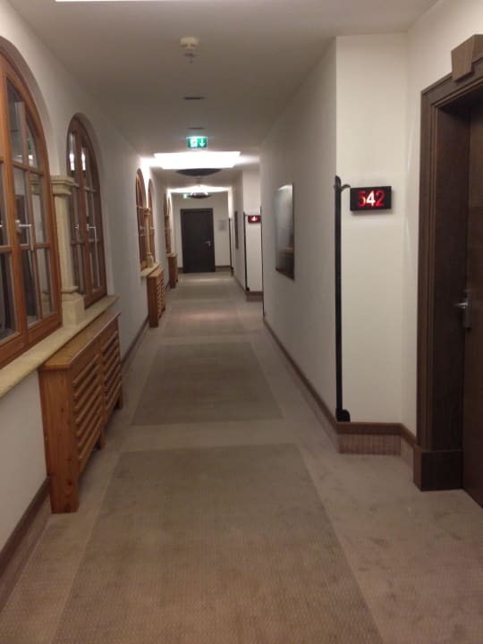 Flur zu unserem Zimmer Schlosshotel Kitzbühel
