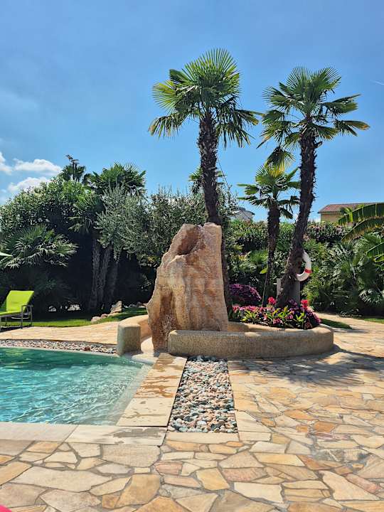 Pool Color Hotel