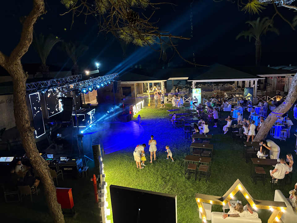 Außenansicht Papillon Ayscha