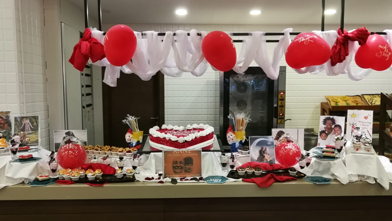 Gastro Saturn Palace Resort Hotel