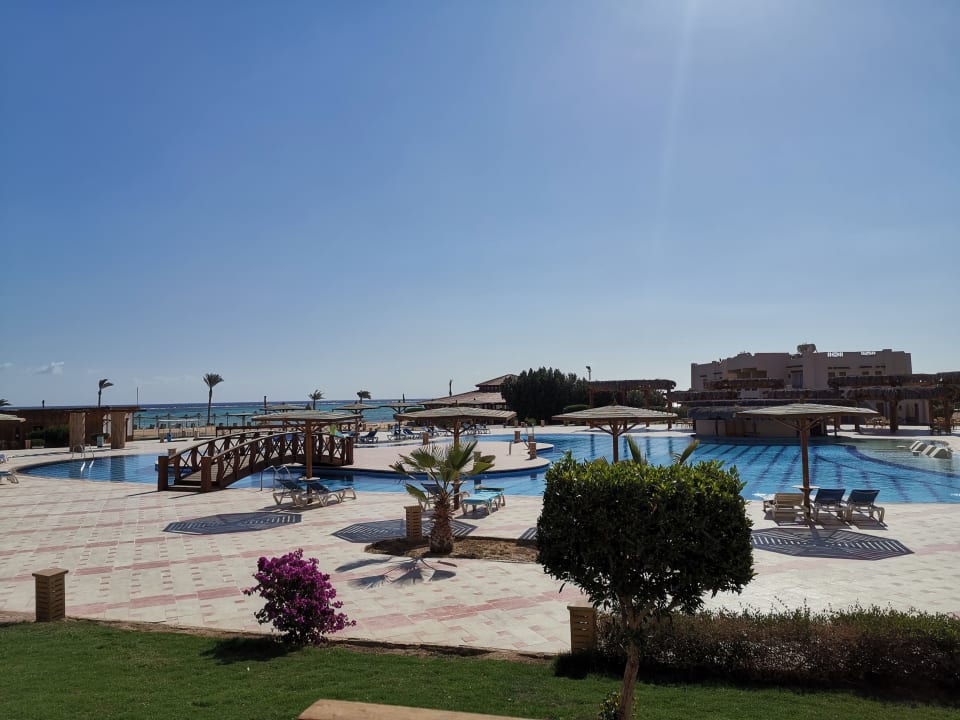 Pool Laguna Beach Marsa Resort