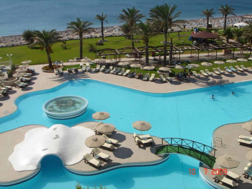 Pool vom Balkon aus gesehen Rodos Palladium Leisure & Wellness