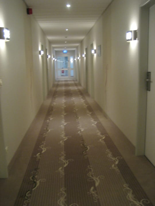 Flure (wie in der Klinik) Holiday Inn München - Unterhaching