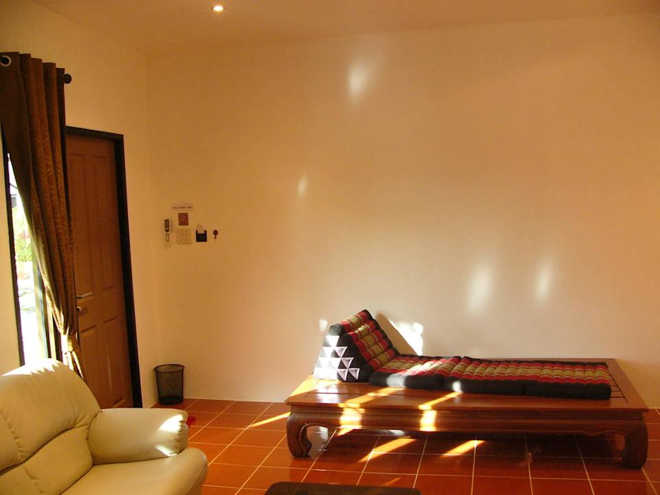 Room nr 10 suite with whirlpool living room Kevin House 1