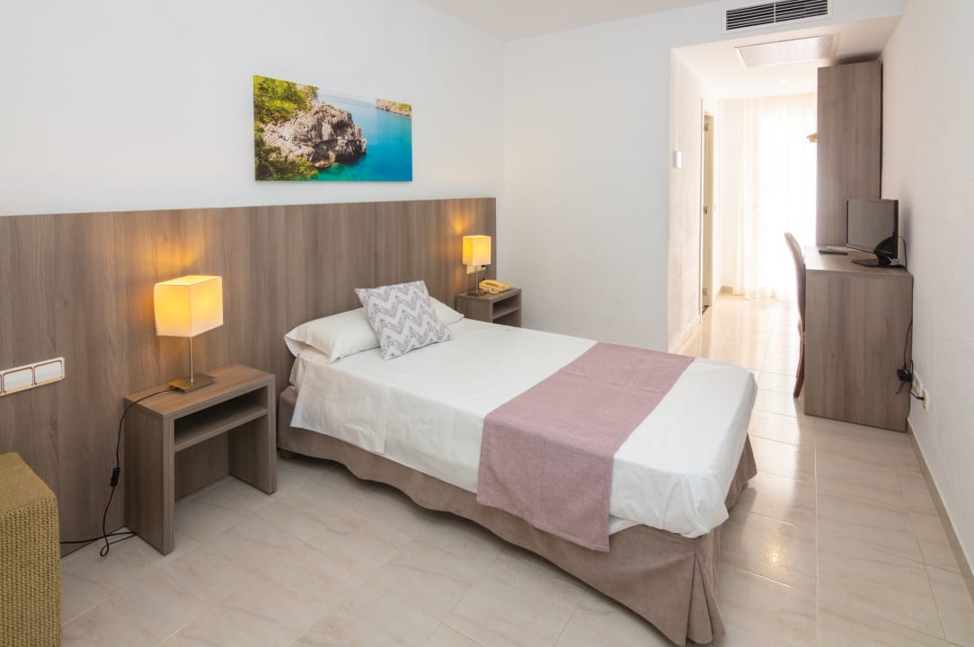 Zimmer Hotel Club S'Illot