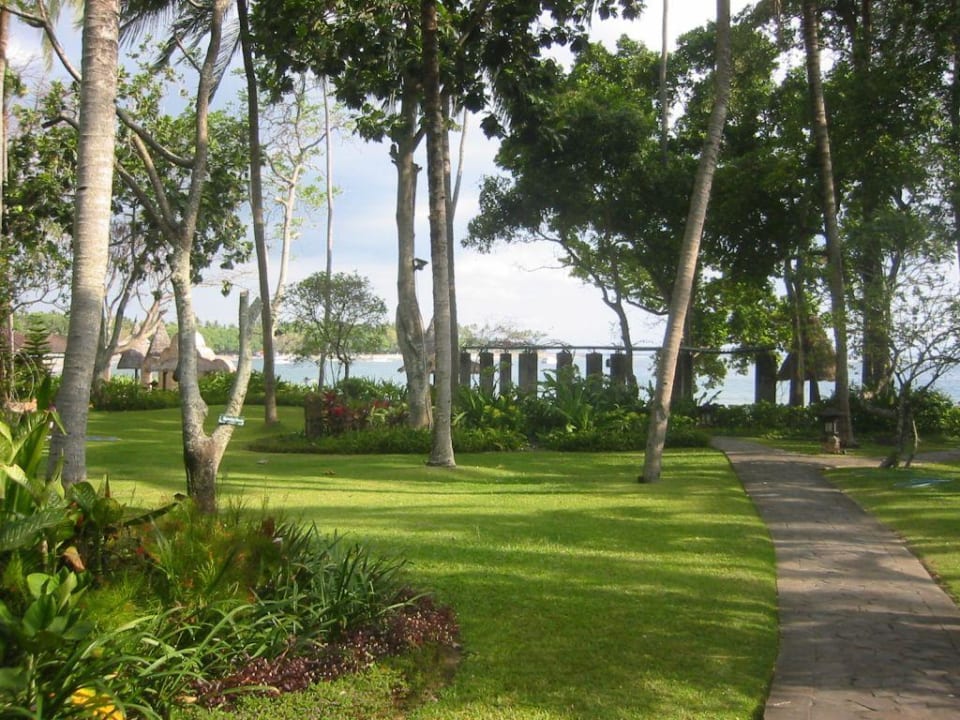 Gartenanlage Hotel Sheraton Senggigi Lombok Beach Resort