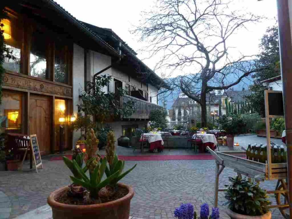 Romantischer Innenhof Hotel Ansitz Plantiz