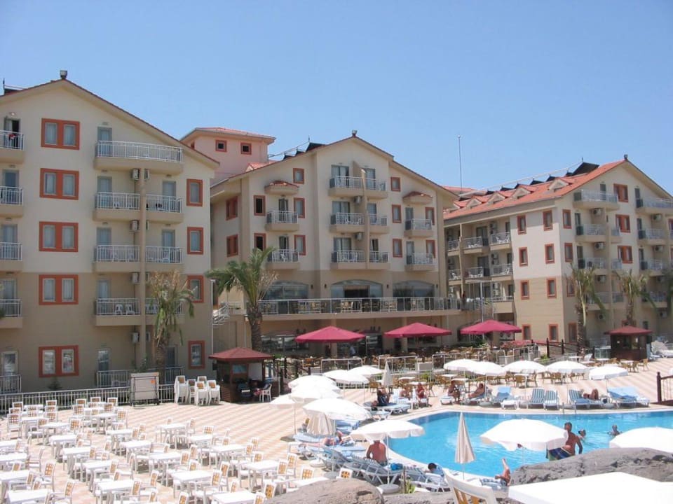 Hotelansicht vom Dach der Pool-Bar FUN&SUN Smart Hane Sun Hotel