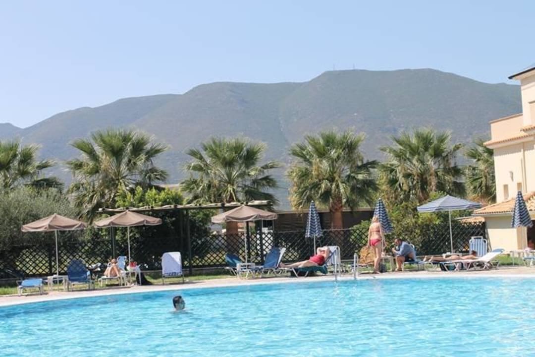 Przy basenie Hotel Zante Village