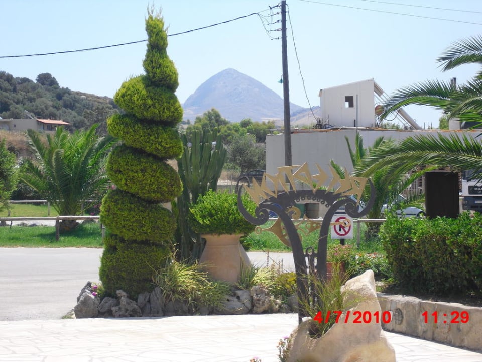 Hoteleingang Alianthos Garden Hotel