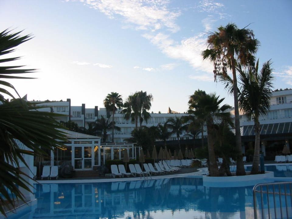 Poolanlage Hotel Riu Paraiso Lanzarote