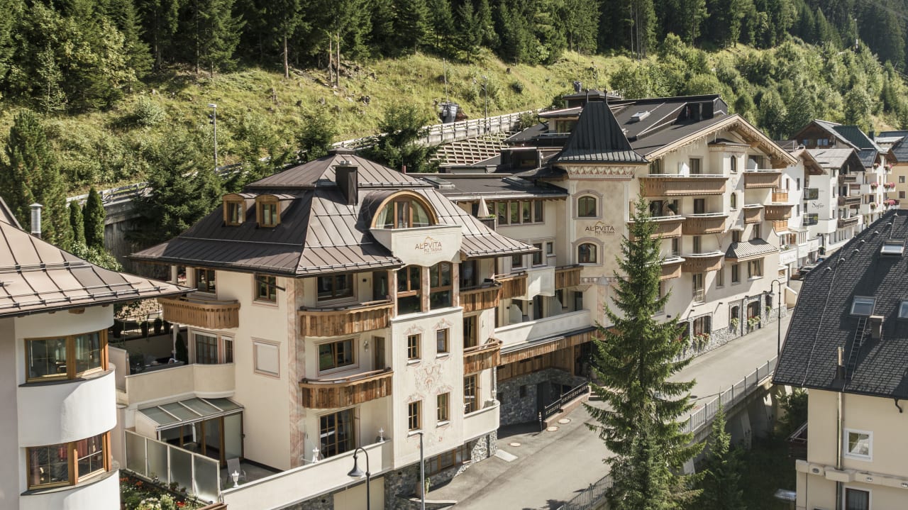 Außenansicht Hotel Alpvita Piz Tasna