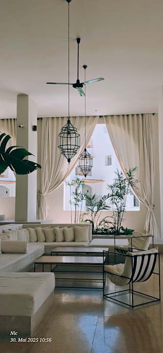 Lobby Serry Beach Resort