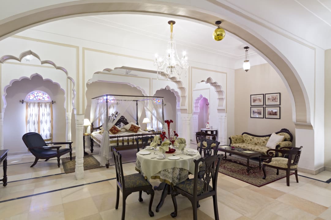 Zimmer Alsisar Mahal - A Heritage Hotel