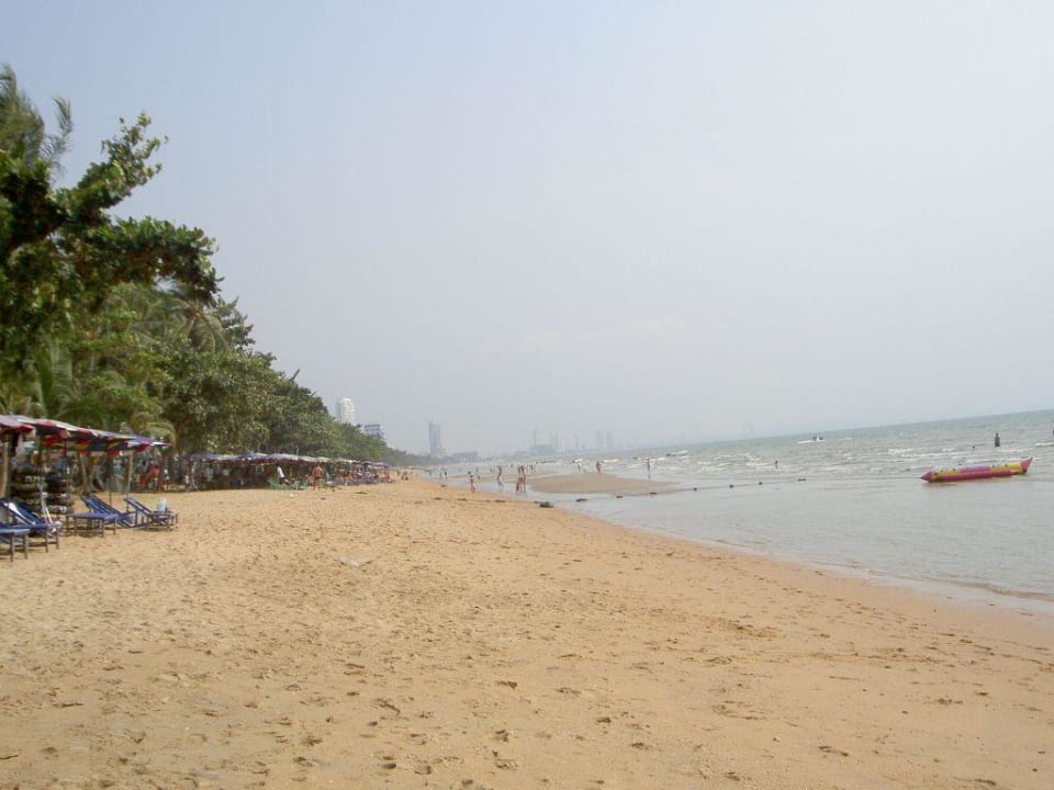 Strand bei Ebbe Hotel Grand Jomtien Palace