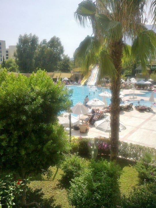 Pool mit Rutschen vom 1. OG Haupthaus  Greenwood Kemer Resort