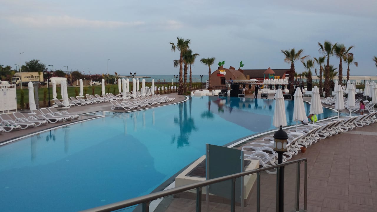AUSSENPOOL Kirman Belazur Resort & Spa