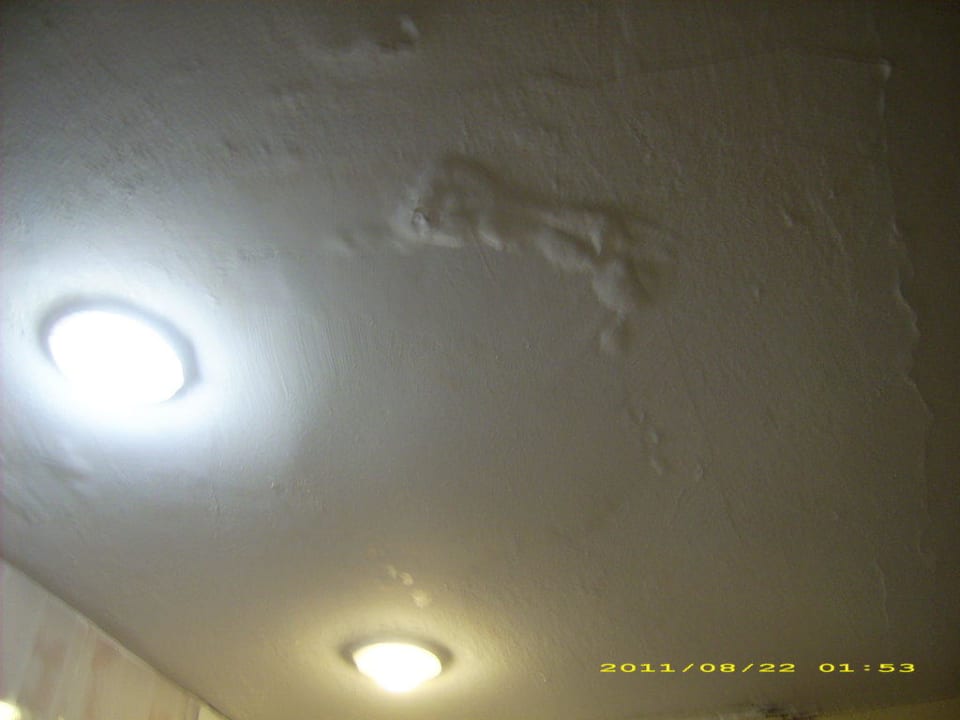 Zimmerdecke Bad über Waschbecken Hotel LIVVO Veril Playa