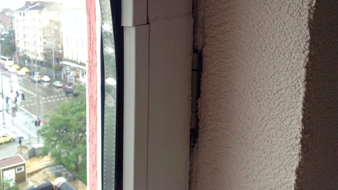 Fensterrahmen und -scharnier Hotel Renaissance