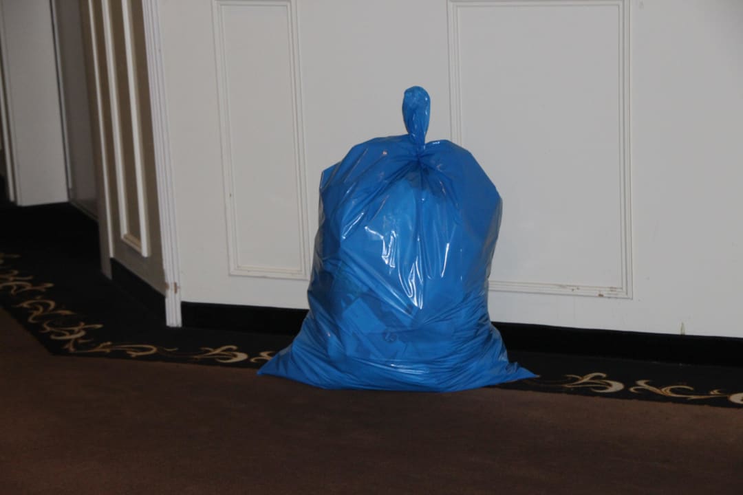 Müllsack auf dem Flur vergessen Van der Valk Resort Linstow