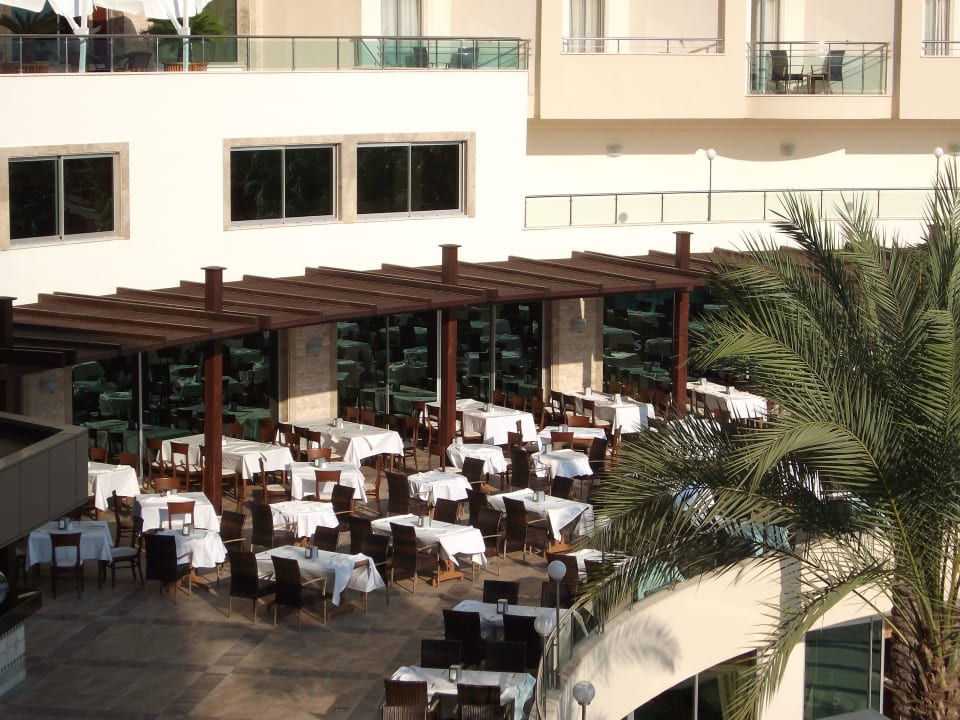 Ausblick zu den Sitzplätzen Saphir Resort & Spa