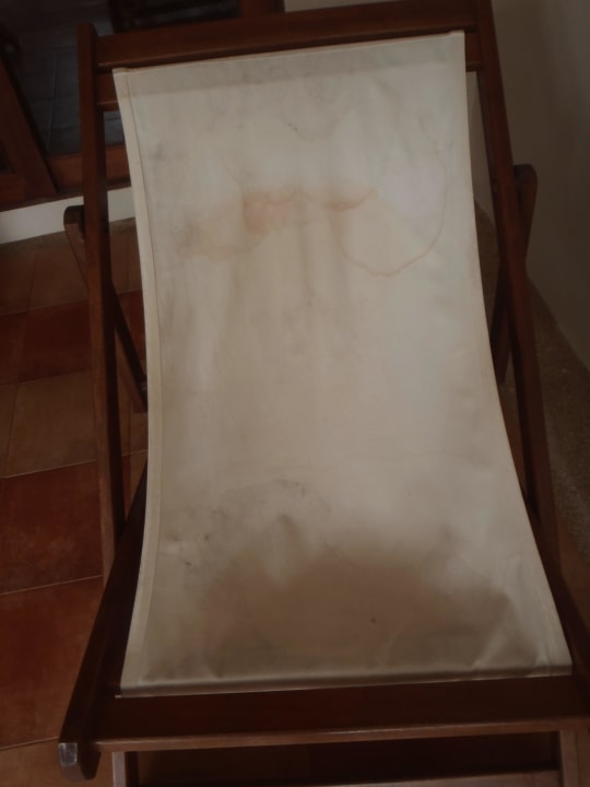 Liege auf der Terrasse The Andamania Beach Resort & Spa