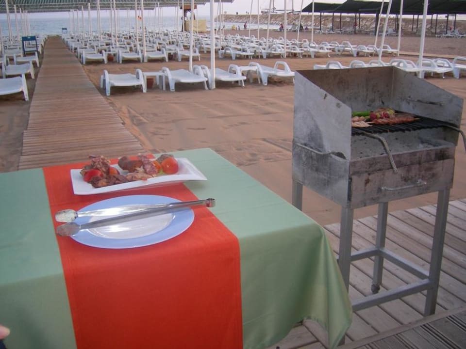 Barbeque Restaurant am Strand Sunis Evren Beach Resort Hotel & Spa