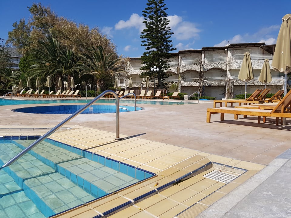 Pool Apollonia Beach Resort & Spa