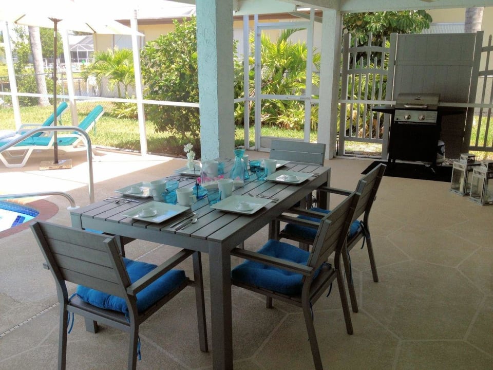 Eingedeckt fuer 6 Pax, Deckenvent/Tischausleuchtung Loft-Stil Villa The Illoura