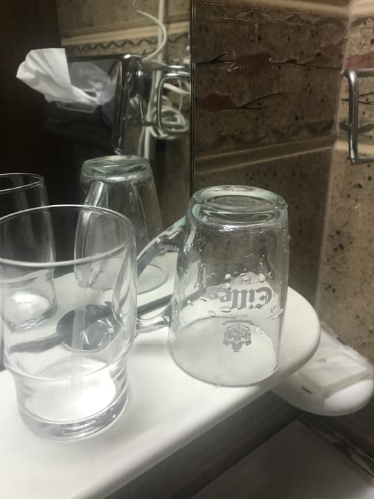 Zahnputzbecher bei Ankunft - von uns unbenutzt  Hotel Nevada Hamburg