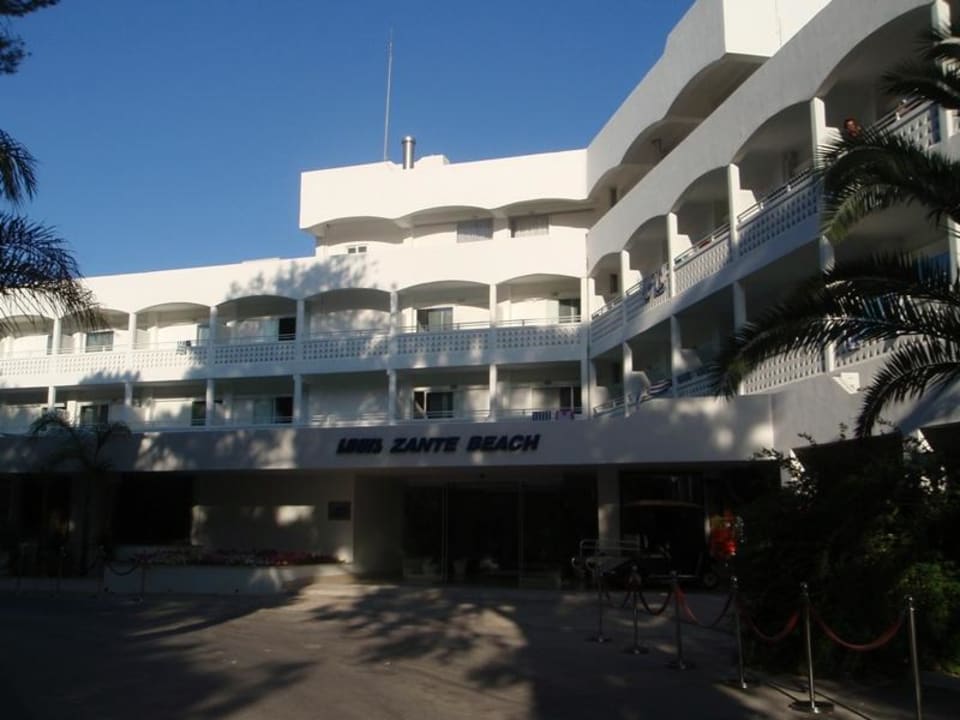 Hoteleingang Domes Aulūs Zante, Autograph Collection