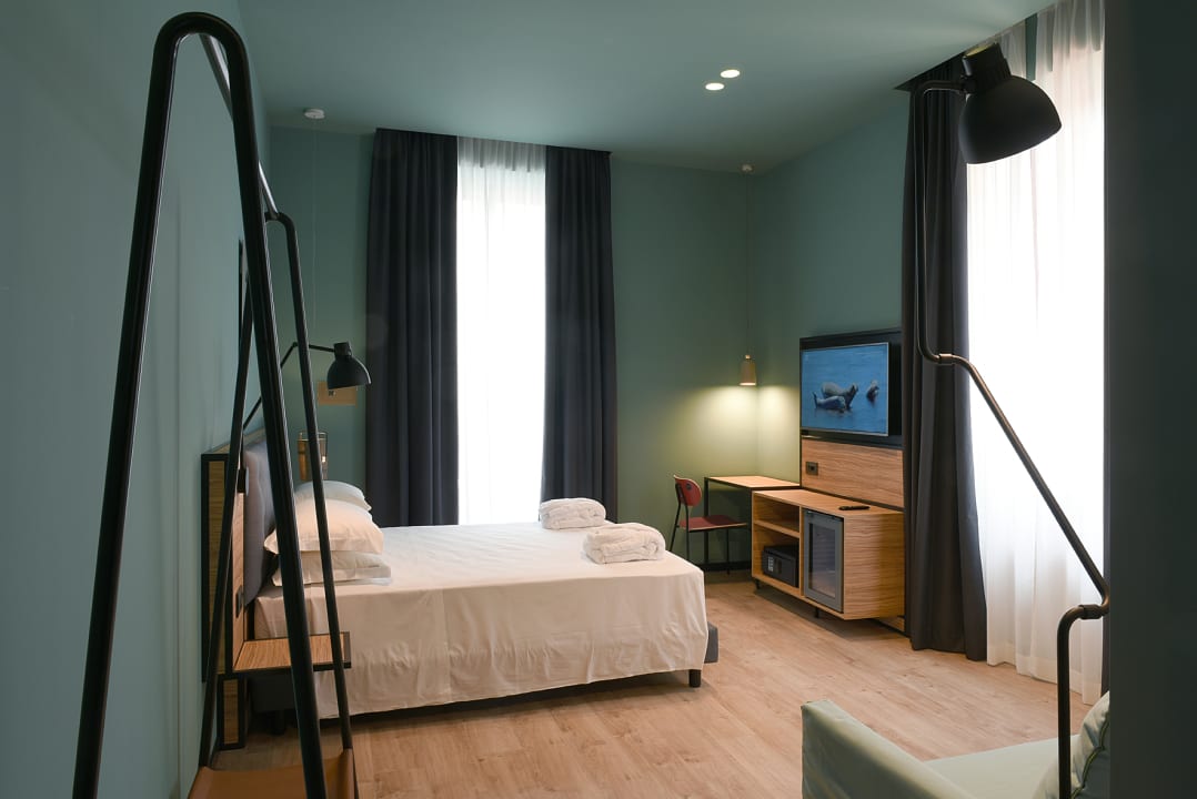 Zimmer The Poet Hotel